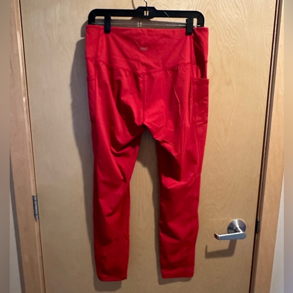 Muscles & Donuts Sweet Pocket Leggings - Red - Picture 9 of 10